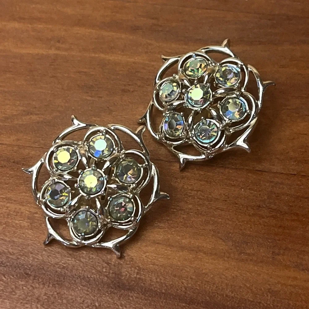 Vintage Sarah Coventry Clip On Earrings Aqua Aurora Borealis Rhinestone Cluster